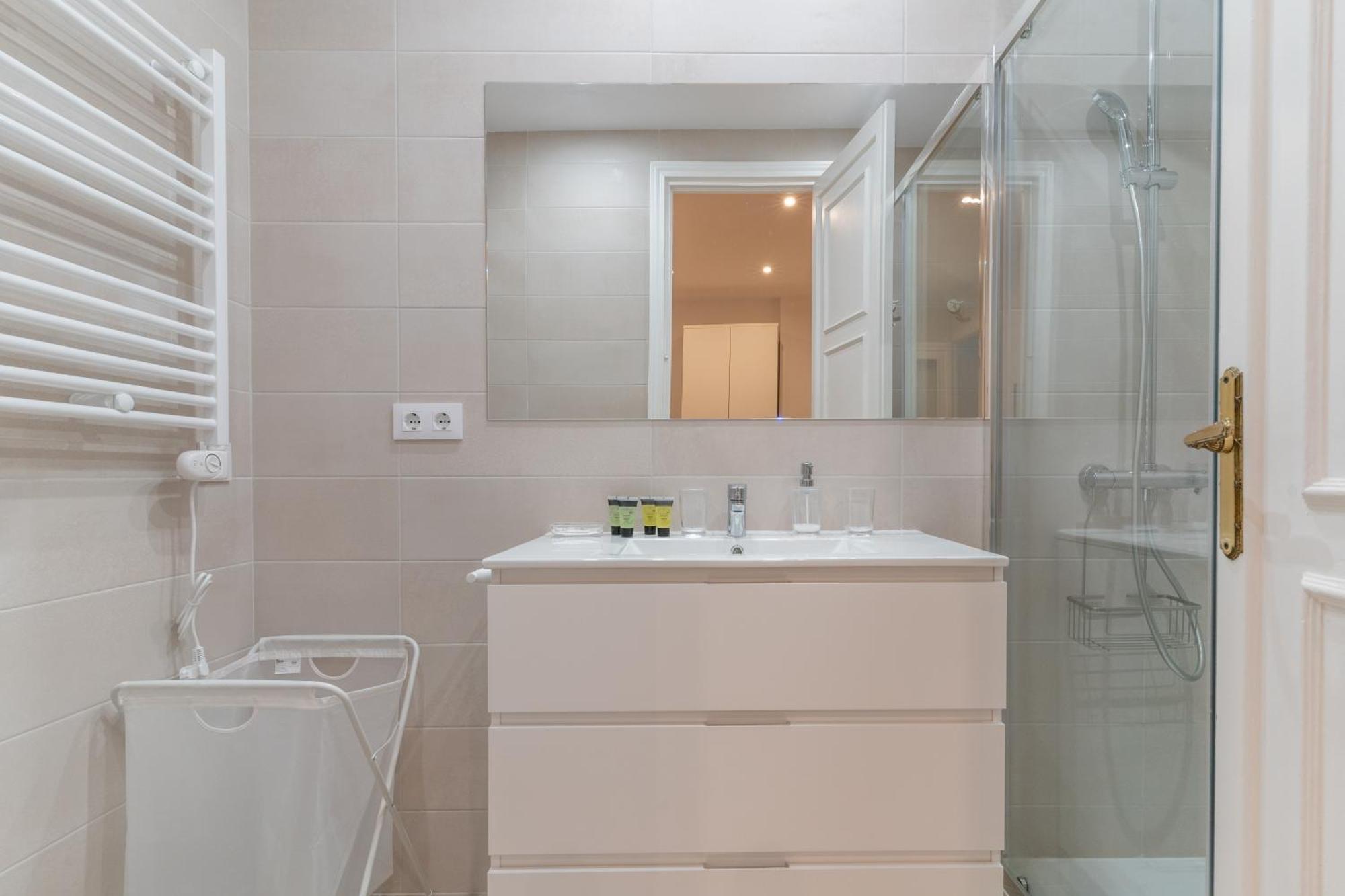 Spacious Central-3Bedrooms 3Bathrooms-Sol Madrid Buitenkant foto