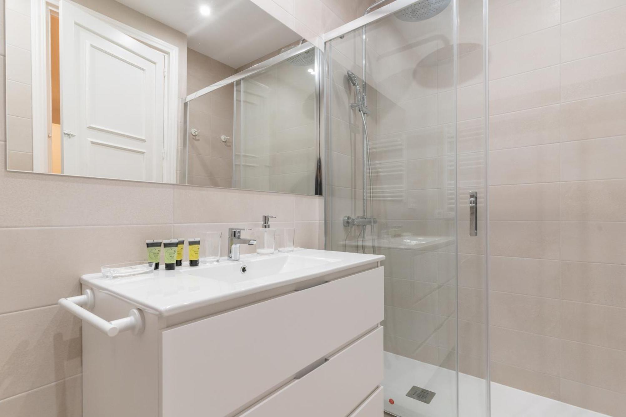 Spacious Central-3Bedrooms 3Bathrooms-Sol Madrid Buitenkant foto